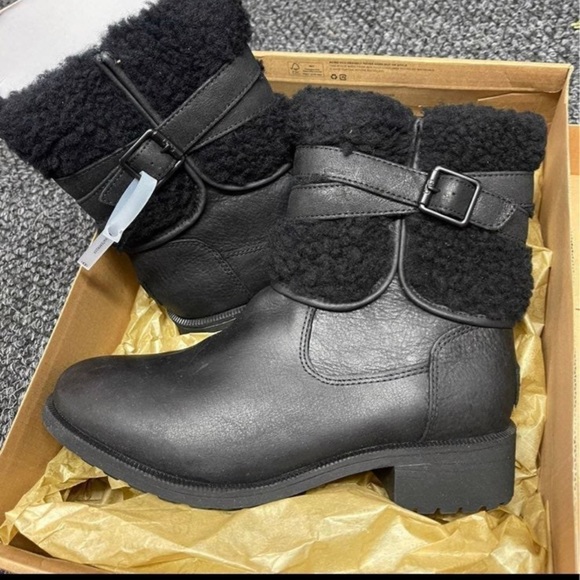 COPY - UGG waterproof boots - Picture 1 of 3